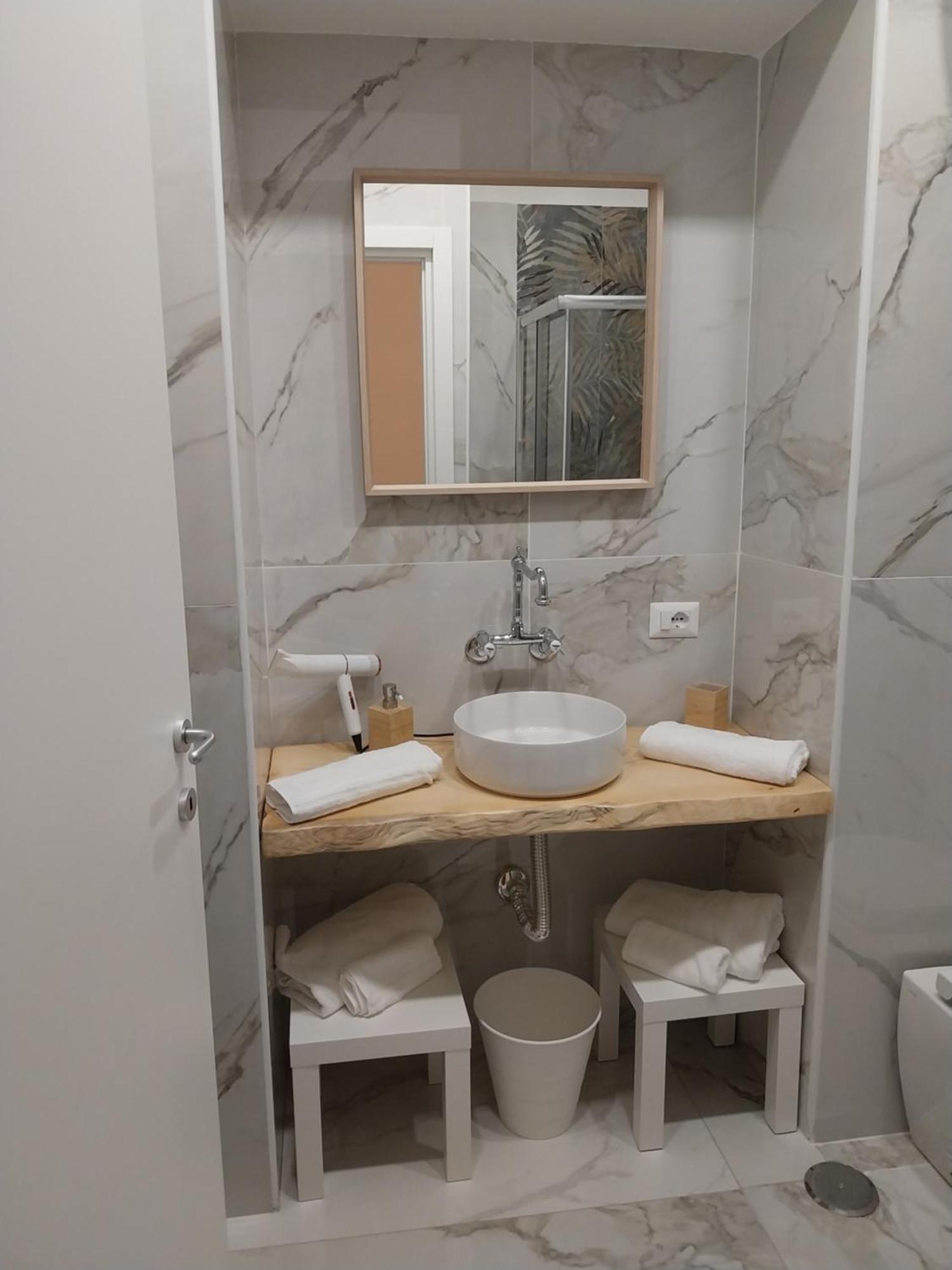 Quartieri Spagnoli House Napoli Oda fotoğraf